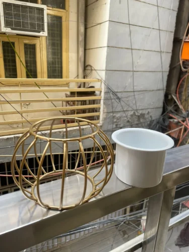 Round Metal Planter Pot with Golden Stand (White) photo review